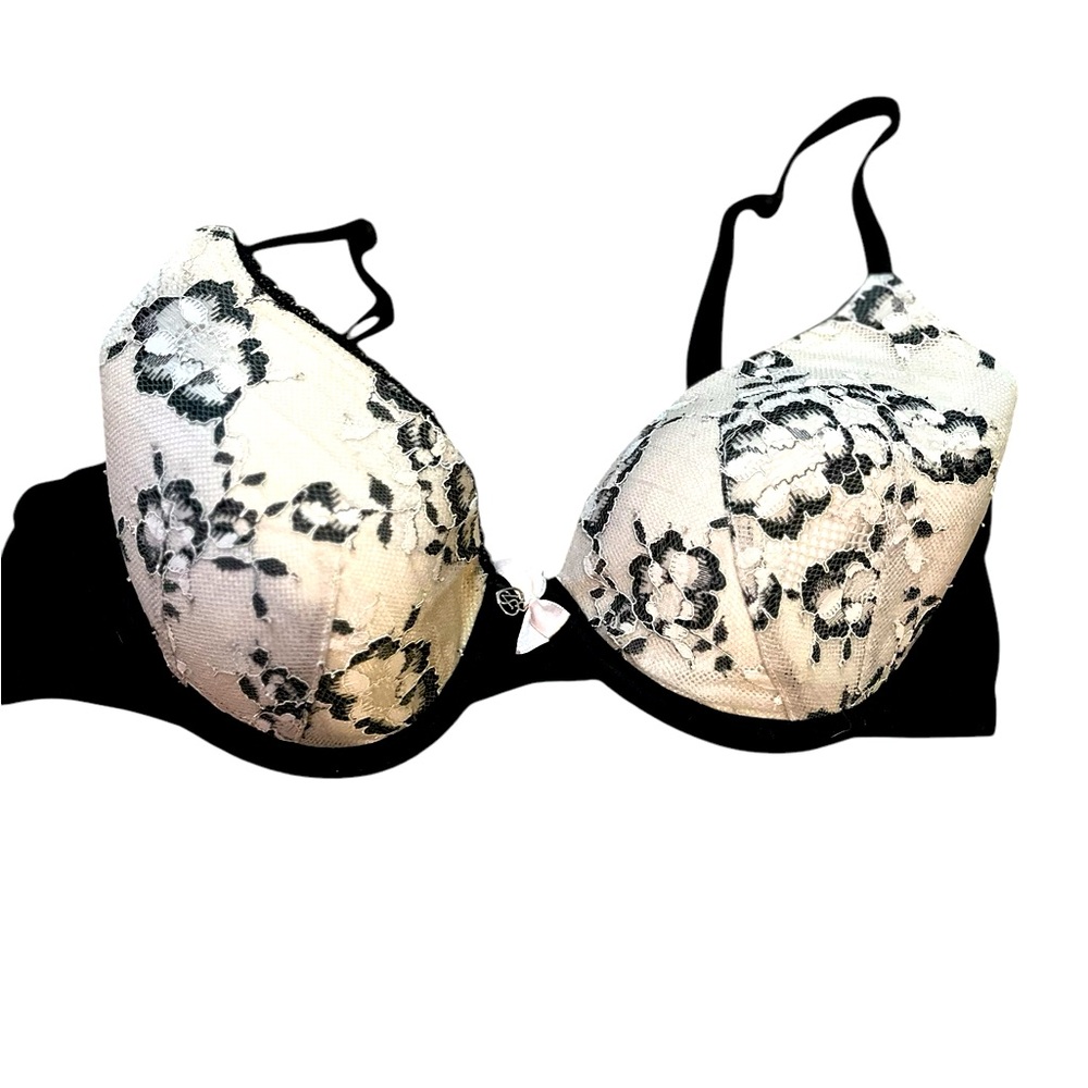 Victoria's Secret Floral Black and White lace Bra size 32D good pre owned cond
